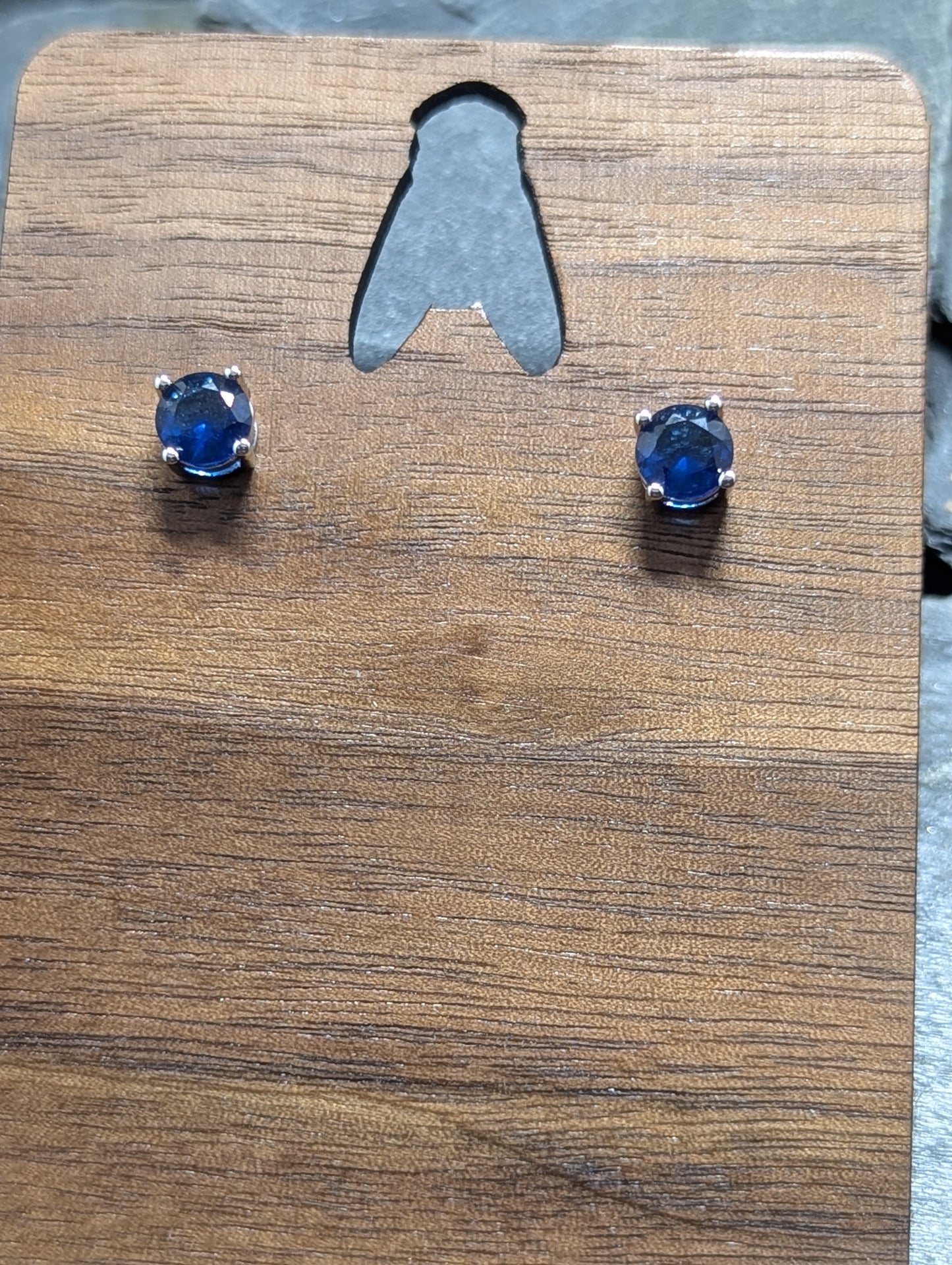 1ct Dark Blue Moissanite