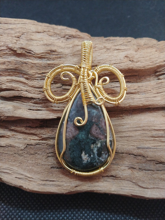 18 K Gold Wire Wrapped Eudialyte