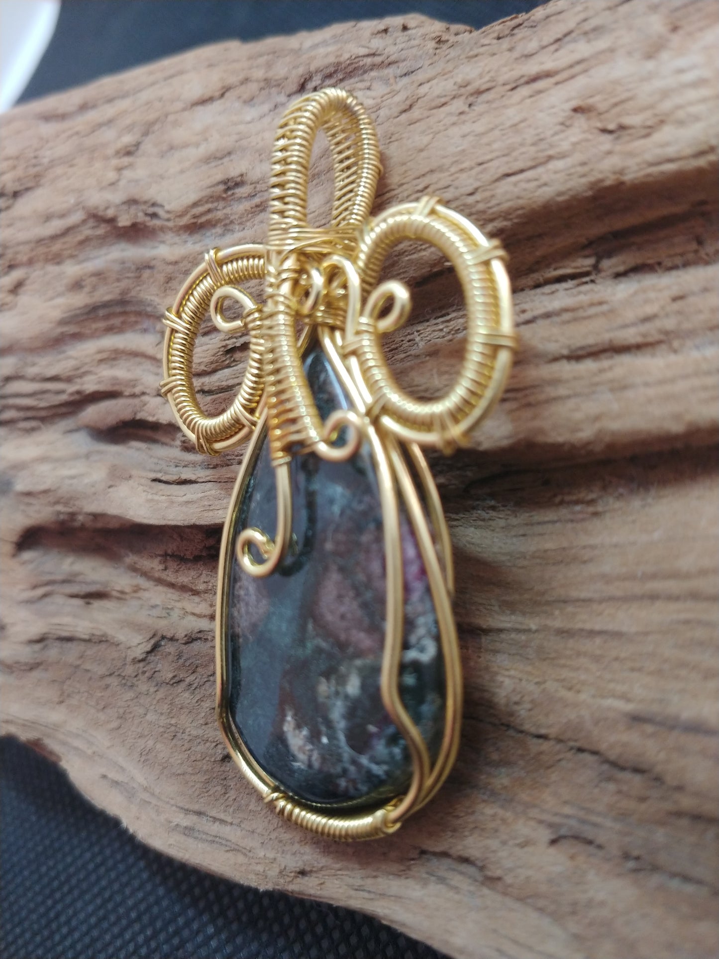 18 K Gold Wire Wrapped Eudialyte